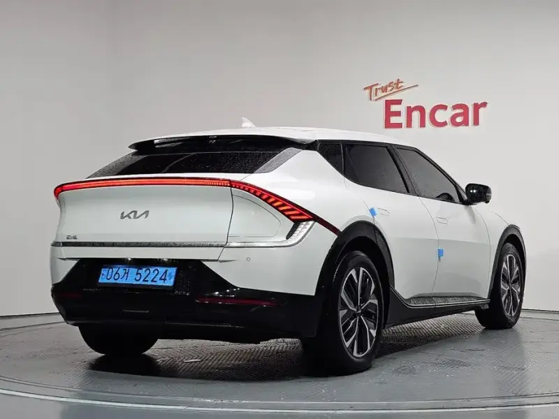 2022 Kia EV6 с пробегом 83 174 км