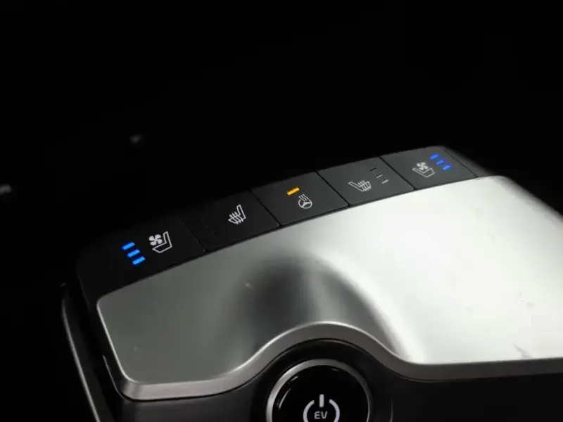 2023 Kia EV6 с пробегом 52 622 км