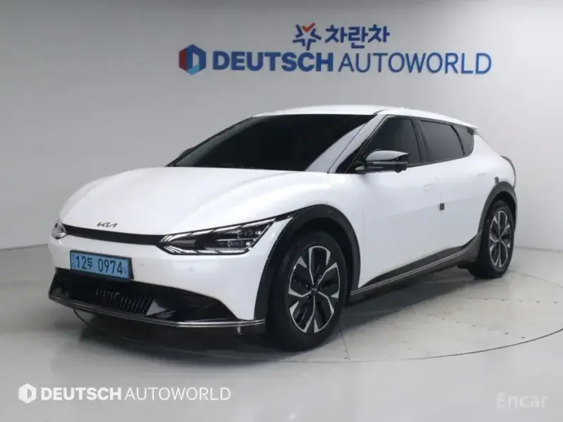 2023 Kia EV6 с пробегом 62 715 км