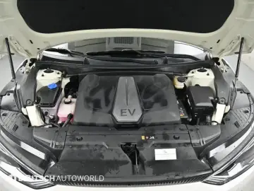 2023 Kia EV6 с пробегом 62 715 км