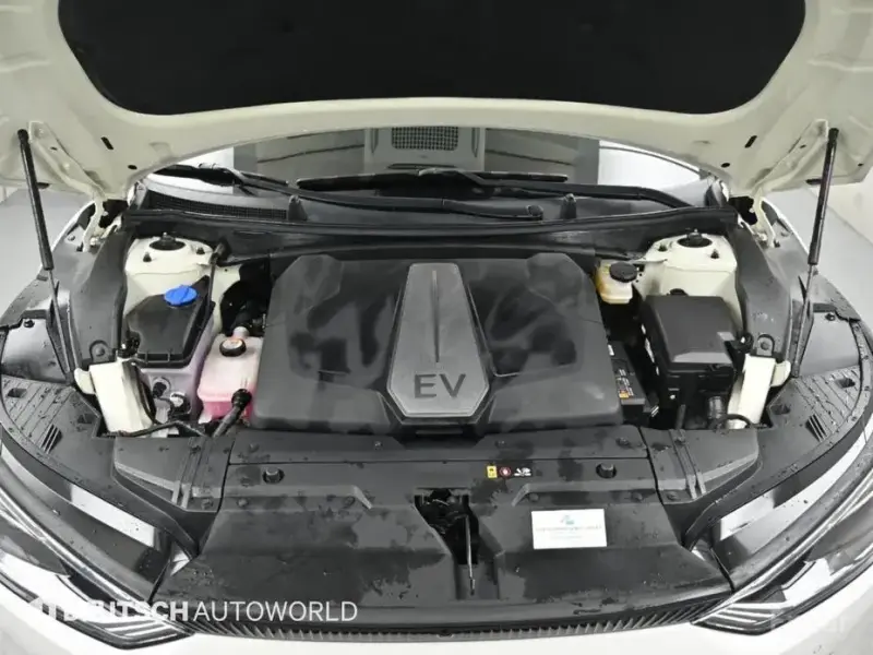 2023 Kia EV6 с пробегом 62 715 км