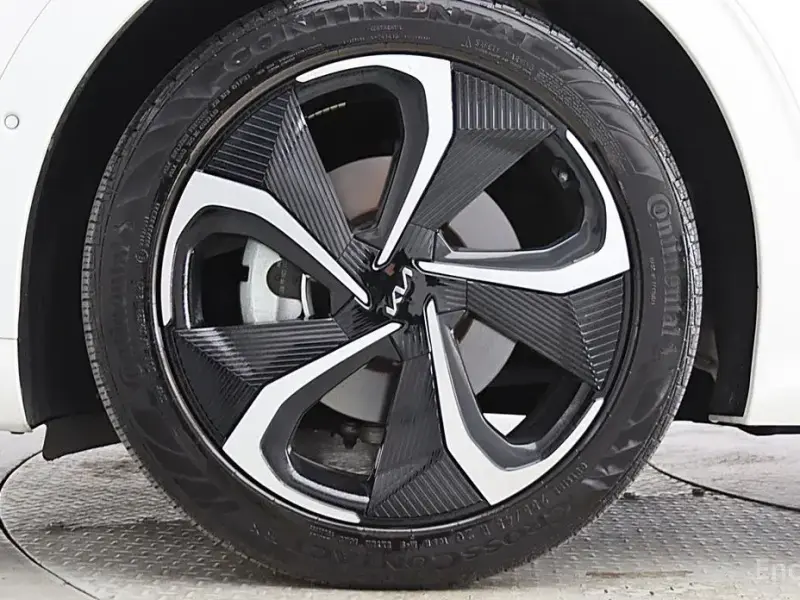 2024 Kia EV6 с пробегом 38 476 км
