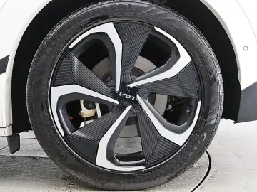 2024 Kia EV6 с пробегом 38 476 км