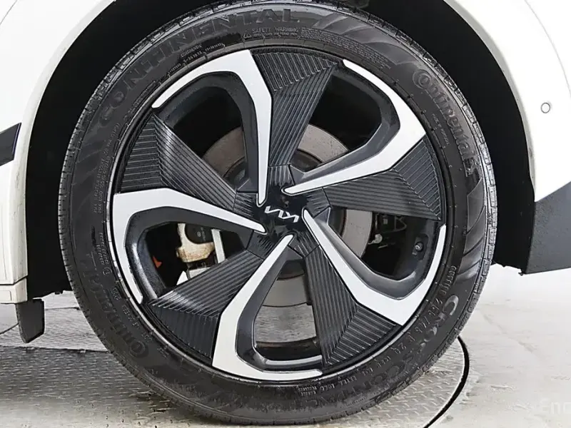 2024 Kia EV6 с пробегом 38 476 км