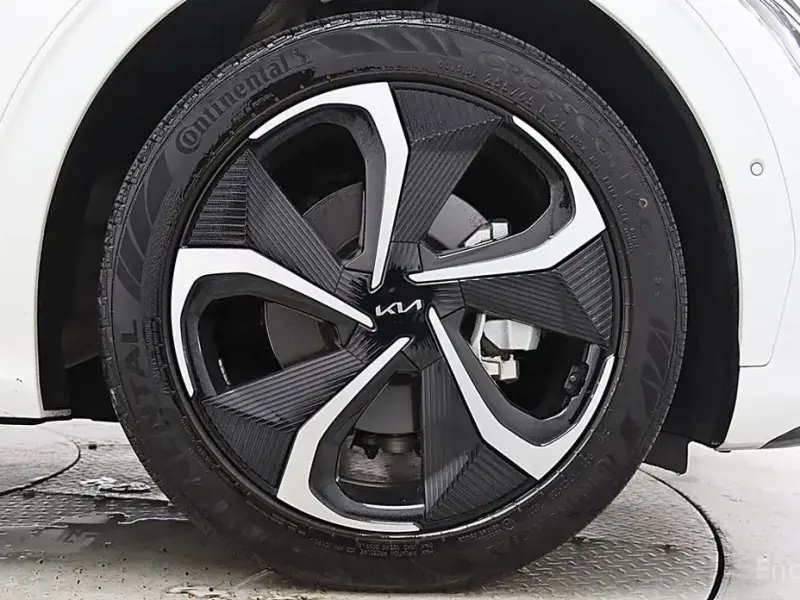 2024 Kia EV6 с пробегом 38 476 км