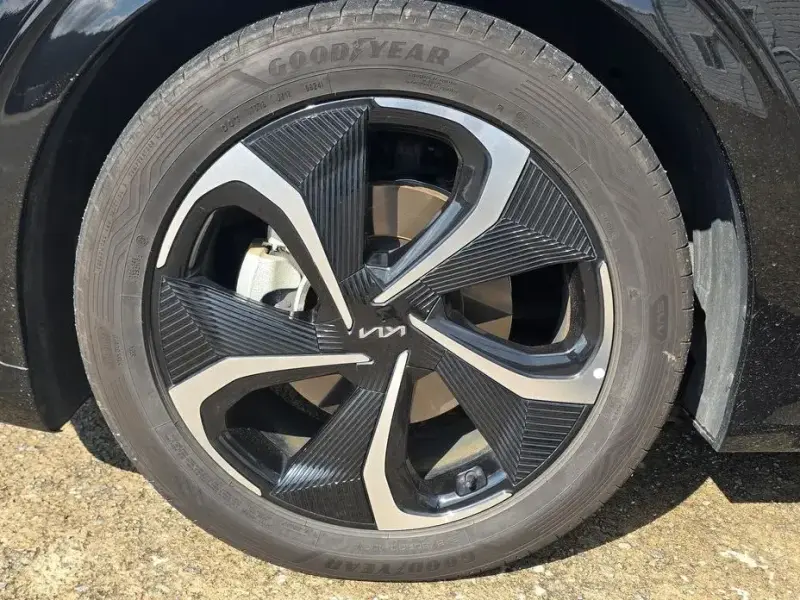 2022 Kia EV6 с пробегом 87 000 км