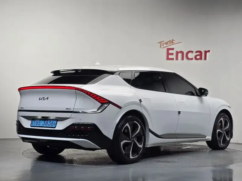 2023 Kia EV6 с пробегом 74 307 км