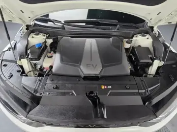 2023 Kia EV6 с пробегом 74 307 км