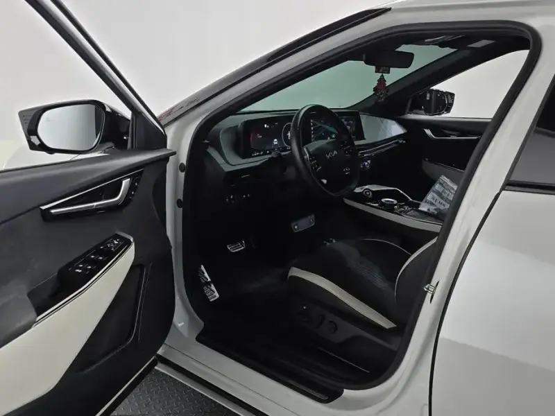 2023 Kia EV6 с пробегом 74 307 км