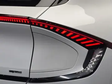 2023 Kia EV6 с пробегом 74 307 км