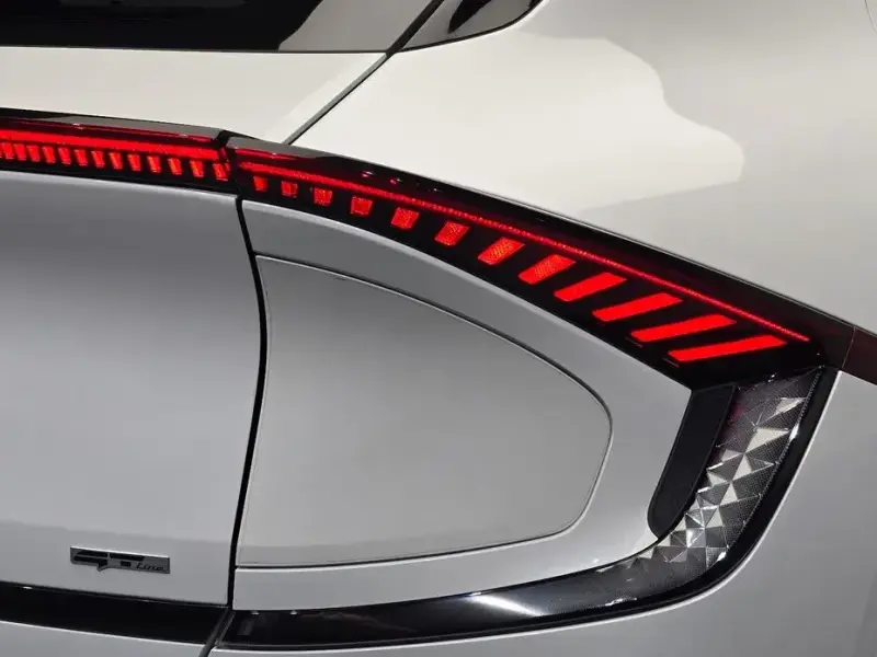 2023 Kia EV6 с пробегом 74 307 км