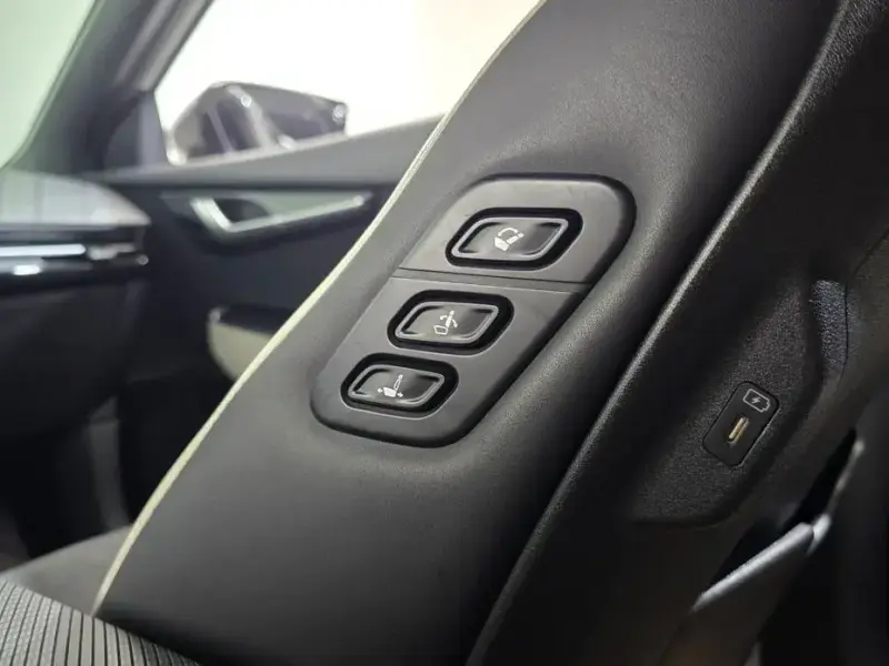 2023 Kia EV6 с пробегом 74 307 км