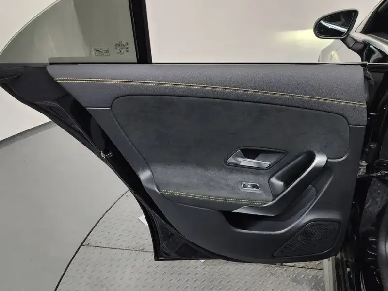 2021 Mercedes-Benz CLA с пробегом 99 240 км