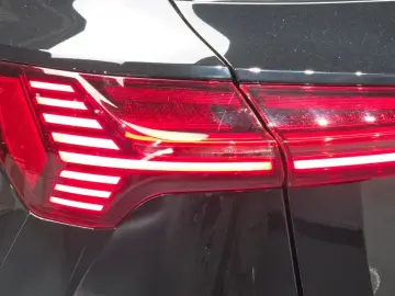 2021 Audi e-tron с пробегом 59 386 км
