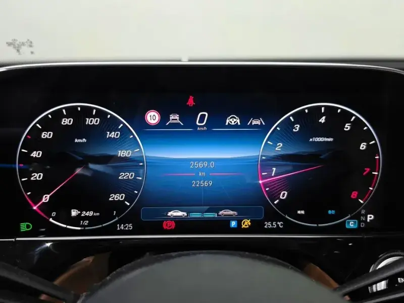 2024 Mercedes-Benz E-Класс с пробегом 22 569 км