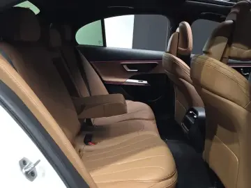 2026 Mercedes-Benz E-Класс с пробегом 491 км