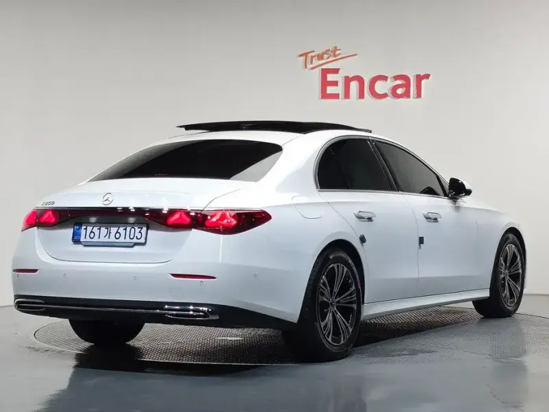 2025 Mercedes-Benz E-Класс с пробегом 4 850 км