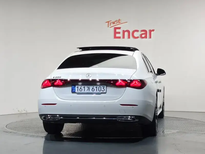 2025 Mercedes-Benz E-Класс с пробегом 4 850 км