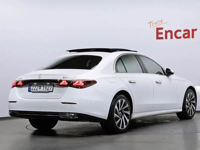 2024 Mercedes-Benz E-Класс с пробегом 30 219 км