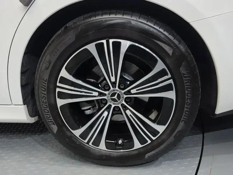 2025 Mercedes-Benz E-Класс с пробегом 4 850 км