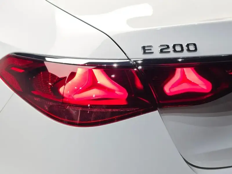 2025 Mercedes-Benz E-Класс с пробегом 4 850 км