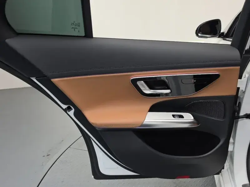 2025 Mercedes-Benz E-Класс с пробегом 4 850 км