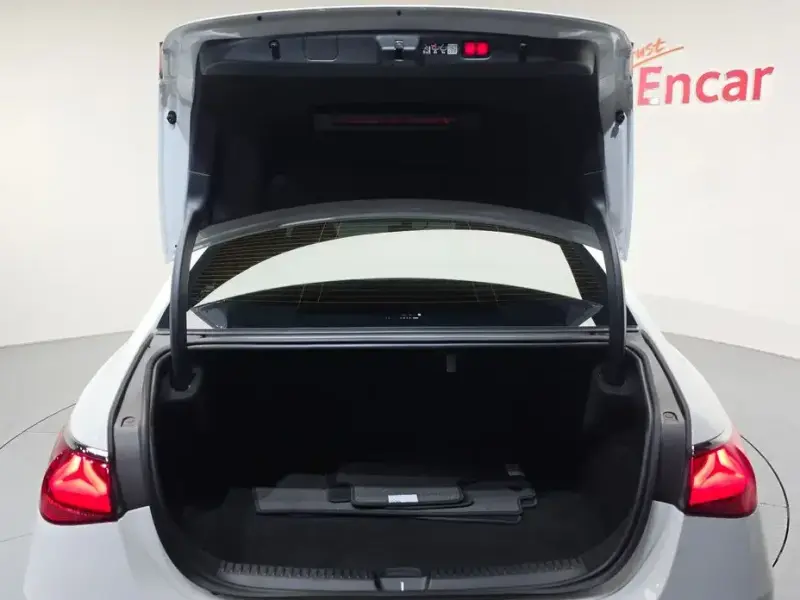 2025 Mercedes-Benz E-Класс с пробегом 4 850 км