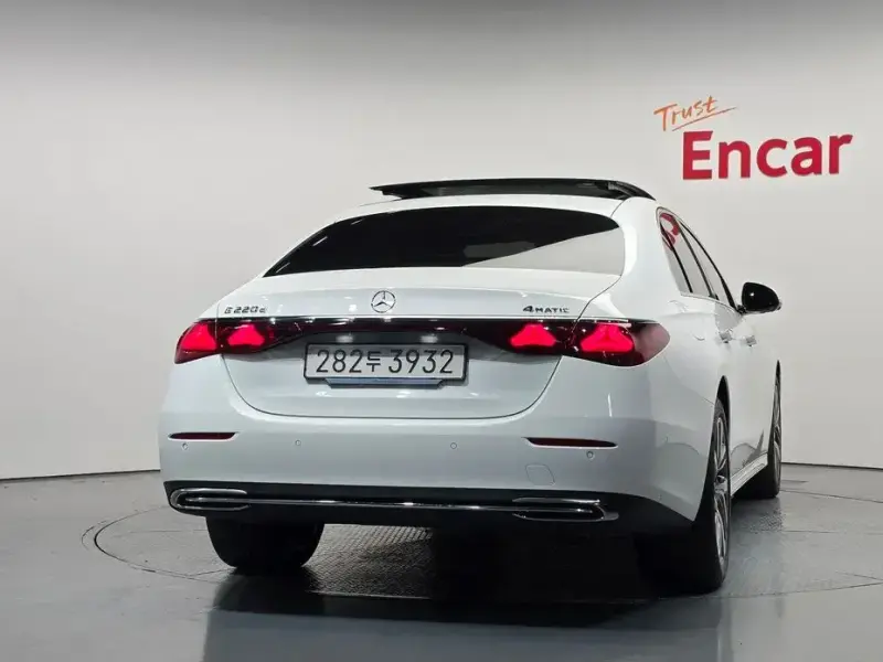 2025 Mercedes-Benz E-Класс с пробегом 16 890 км
