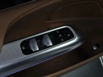 2025 Mercedes-Benz E-Класс с пробегом 16 890 км