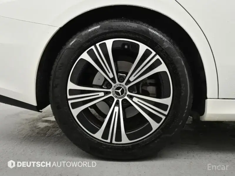 2024 Mercedes-Benz E-Класс с пробегом 24 398 км