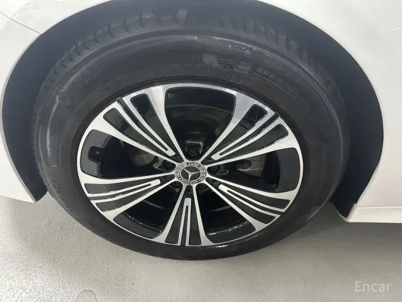2024 Mercedes-Benz E-Класс с пробегом 41 633 км