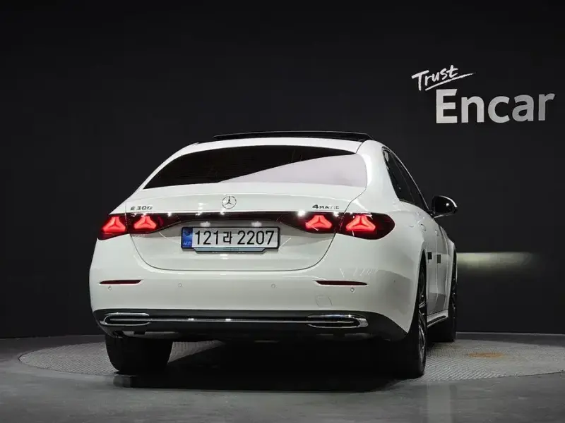 2025 Mercedes-Benz E-Класс с пробегом 26 014 км
