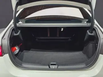 2025 Mercedes-Benz E-Класс с пробегом 26 014 км