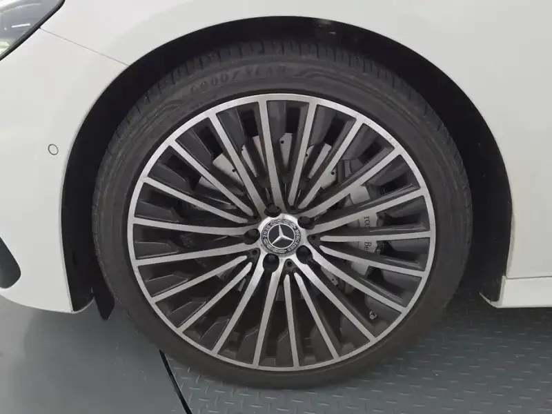 2025 Mercedes-Benz E-Класс с пробегом 3 302 км