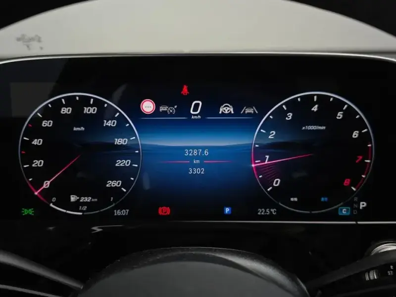 2025 Mercedes-Benz E-Класс с пробегом 3 302 км