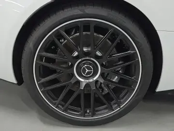 2025 Mercedes-Benz SL-Класс AMG с пробегом 24 км