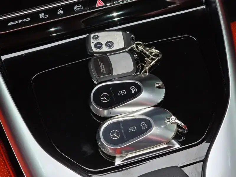 2025 Mercedes-Benz SL-Класс AMG с пробегом 8 425 км