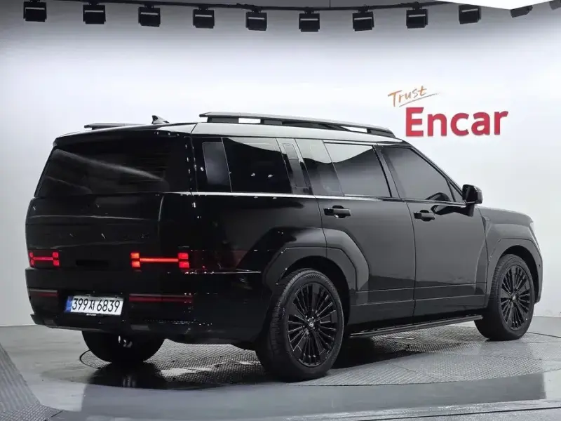 2025 Hyundai Santa Fe с пробегом 15 770 км