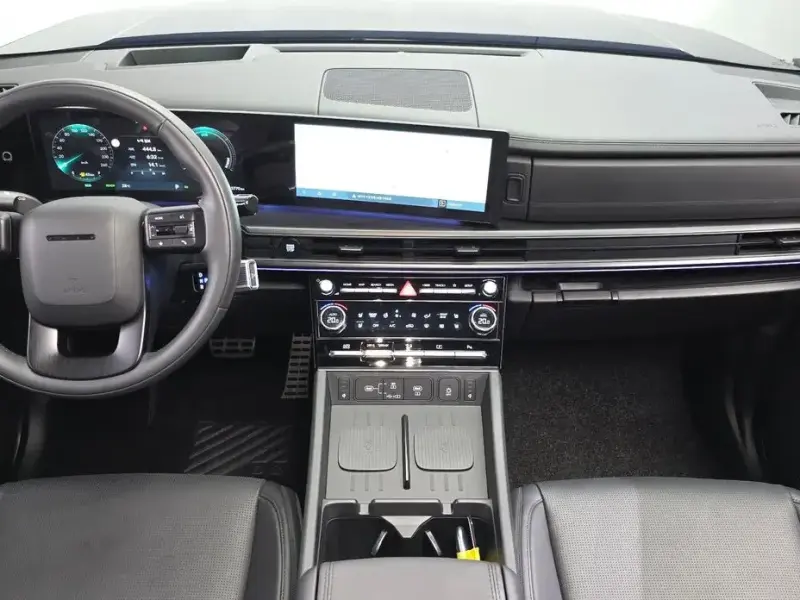 2025 Hyundai Santa Fe с пробегом 15 770 км
