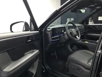2025 Hyundai Santa Fe с пробегом 15 770 км