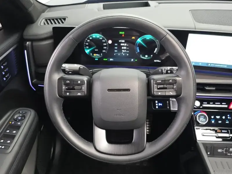 2025 Hyundai Santa Fe с пробегом 15 770 км