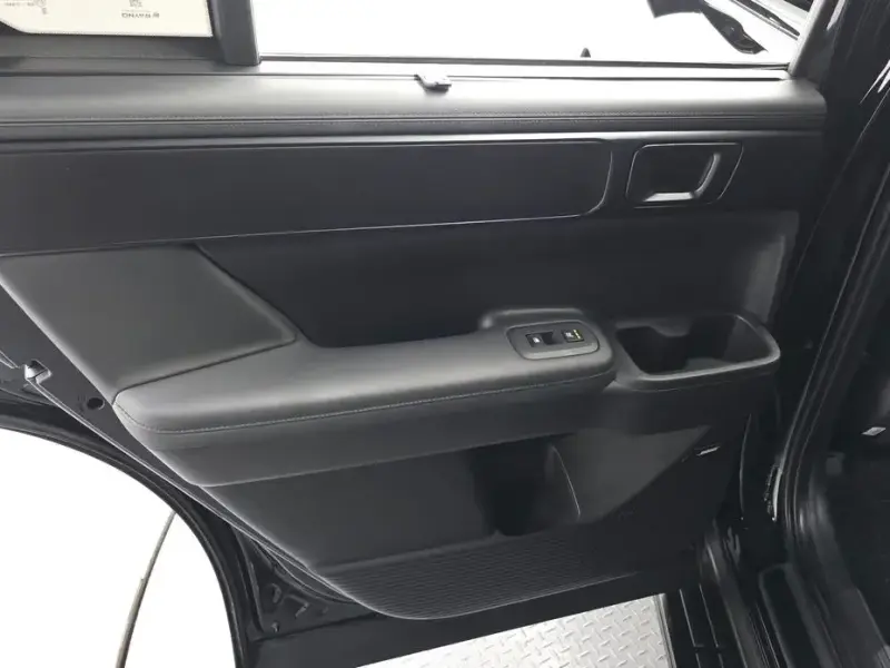 2025 Hyundai Santa Fe с пробегом 15 770 км