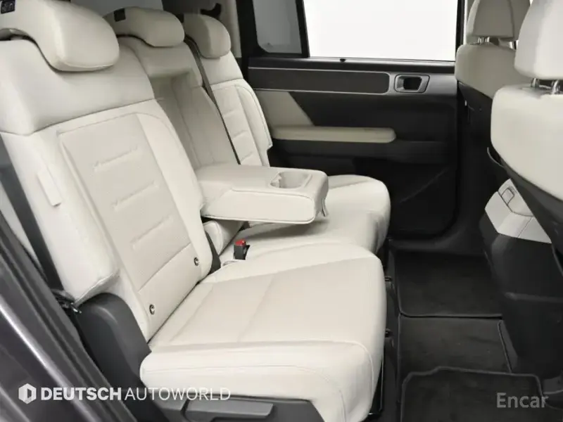 2023 Hyundai Santa Fe с пробегом 9 765 км