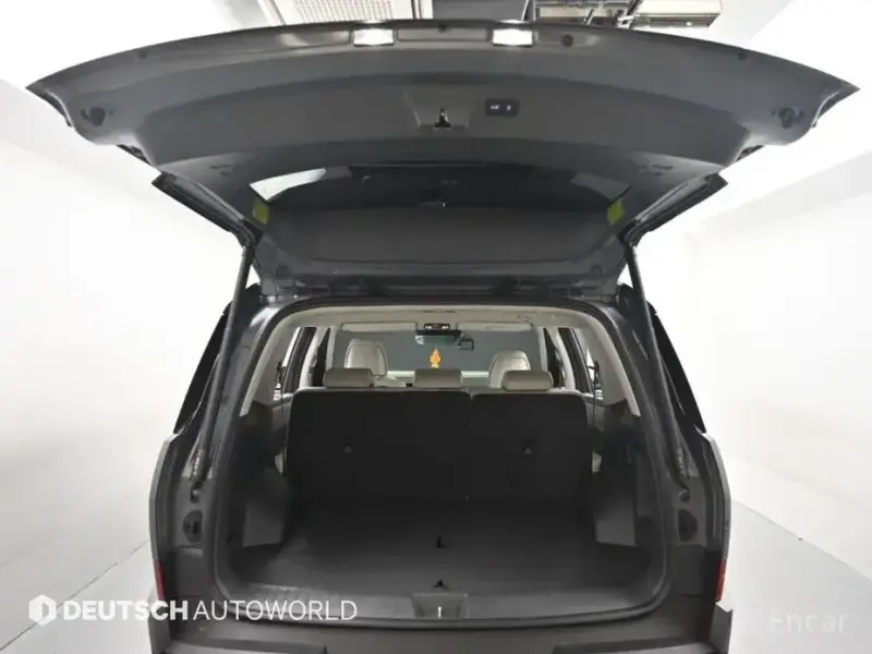 2023 Hyundai Santa Fe с пробегом 9 765 км