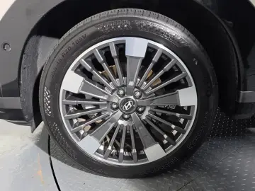 2023 Hyundai Santa Fe с пробегом 25 113 км
