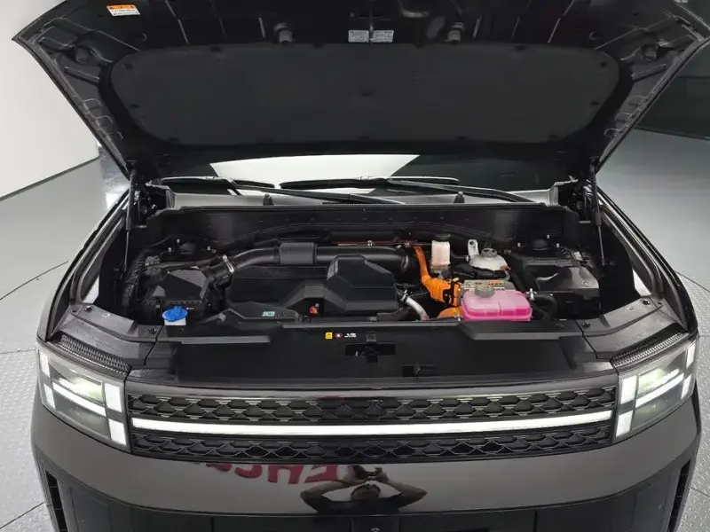 2025 Hyundai Santa Fe с пробегом 27 390 км