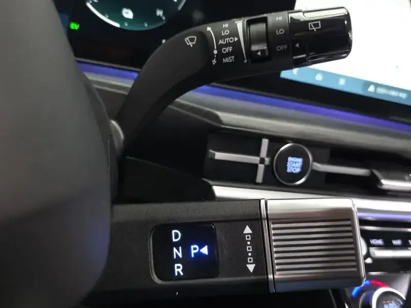 2025 Hyundai Santa Fe с пробегом 27 390 км