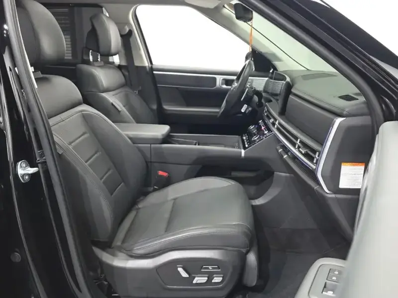 2025 Hyundai Santa Fe с пробегом 27 390 км
