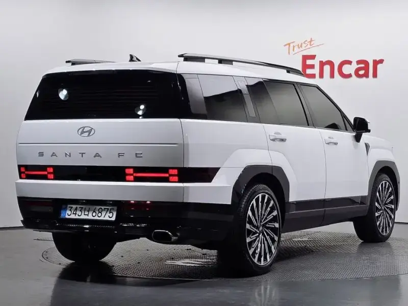2025 Hyundai Santa Fe с пробегом 16 853 км