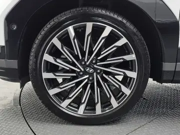 2025 Hyundai Santa Fe с пробегом 16 853 км